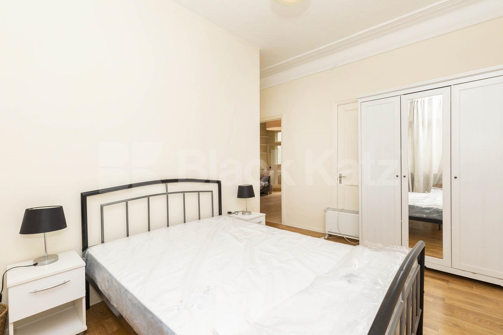 Newly decorated 2 bedroom with large terrace in zone 1 location  Chapel Market, Angel N1